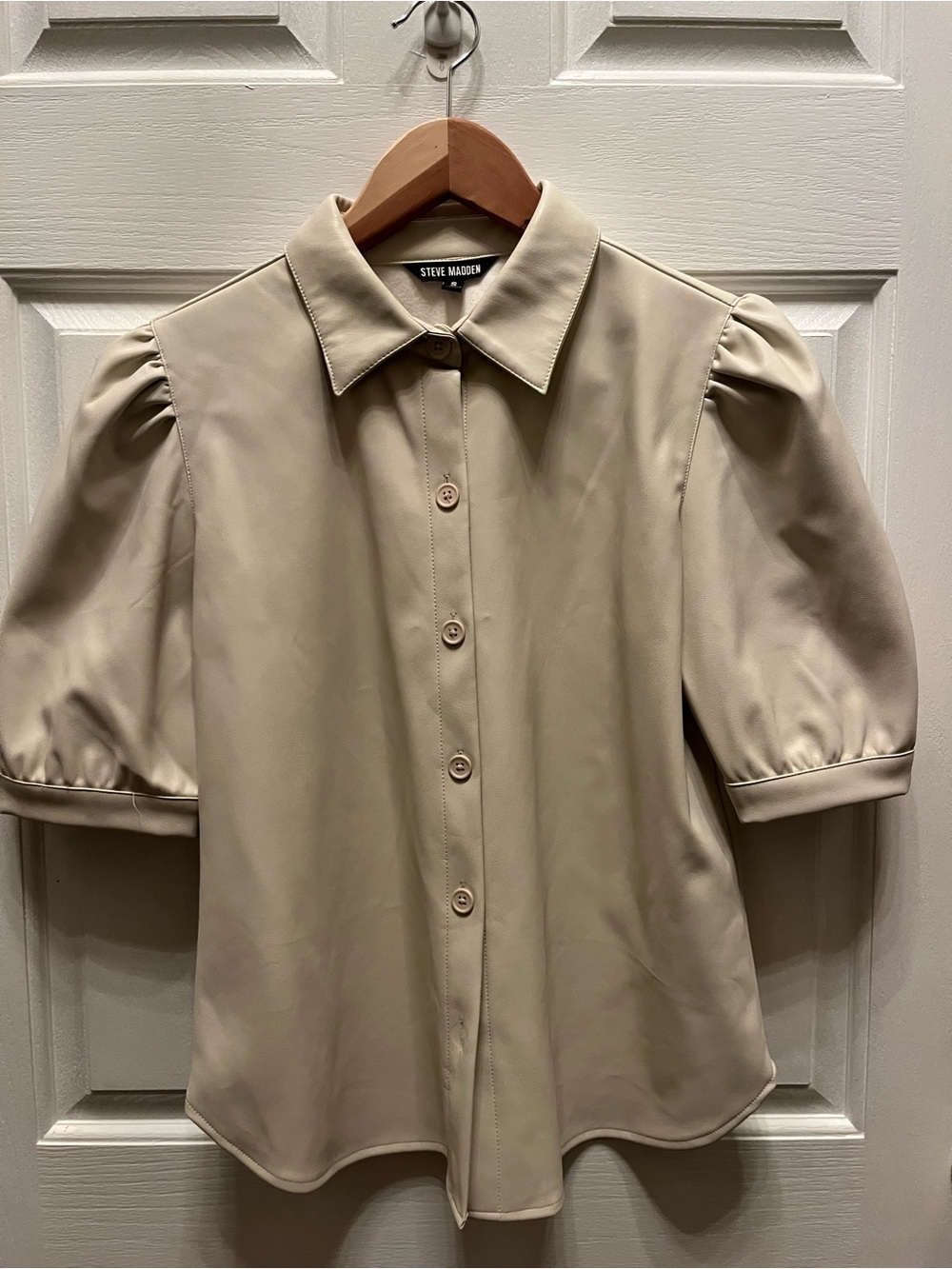 PRE-OWNED STEVE MADDEN WOMEN'S PUFF SLEEVE FAUX LEATHER BLOUSE- SMALL